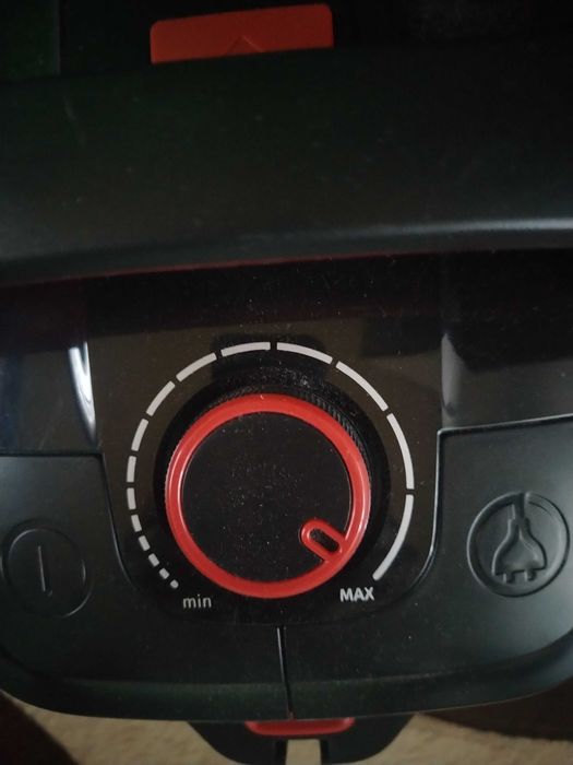 Прахосмукачка Горение 850вата с контейнер