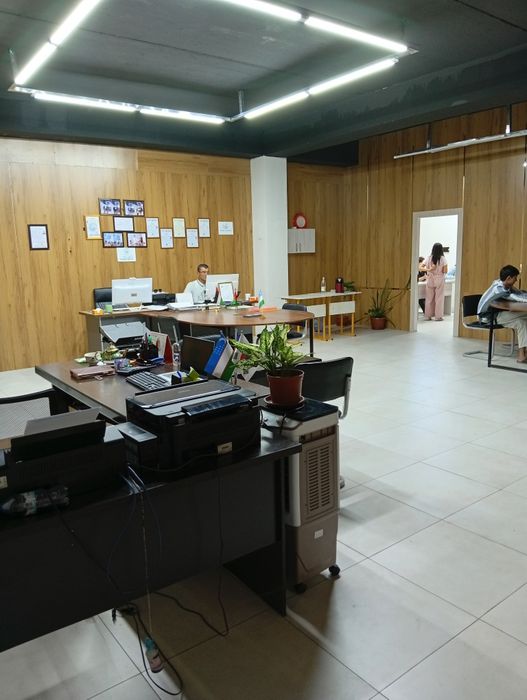Ofis va o'quv markazi uchun hona