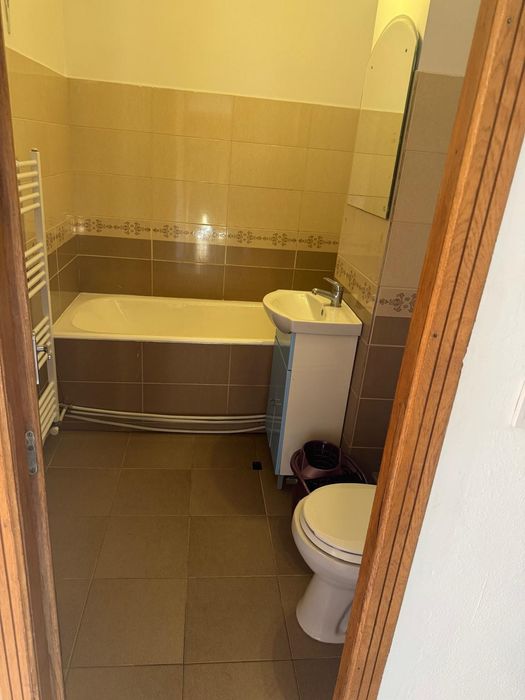 Inchiriez apartament doua camere