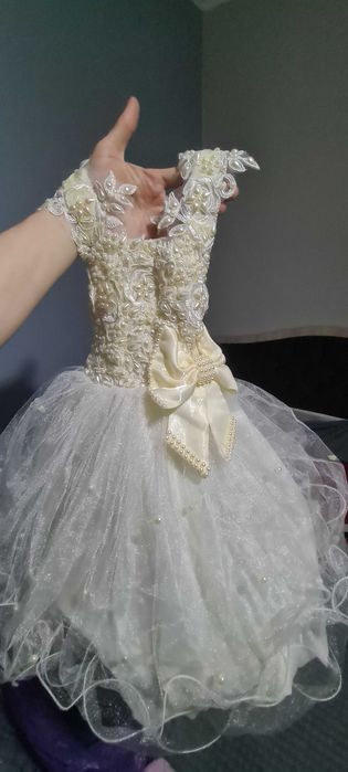 Продам платьице для девочки до 2 лет