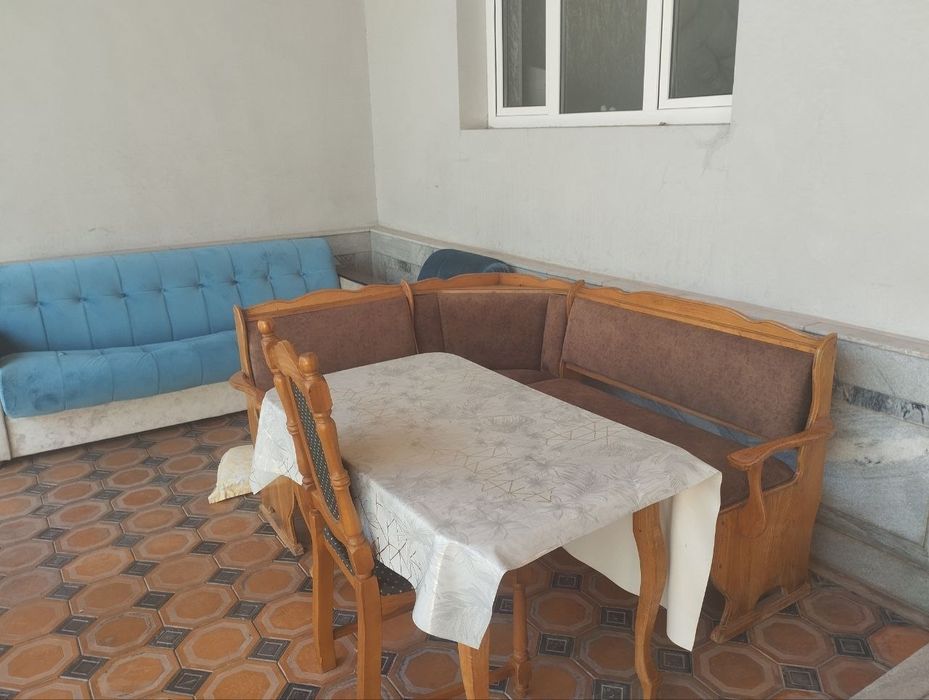 Divan kreslo ugalok xolati yaxshi
