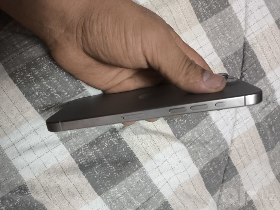 Iphone 15 pro max 256 81%