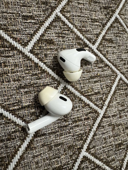 Apple AirPods Pro 2nd generation (2-е поколение)