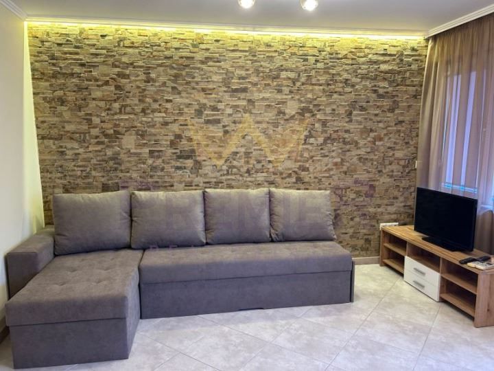 Дава се под наем Двустаен апартамент в Варна, Център - 60 кв.м за 612 € - Снимка #1