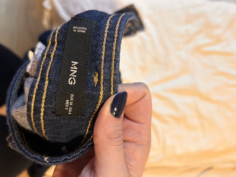 Дънки Mango с пришити джобове