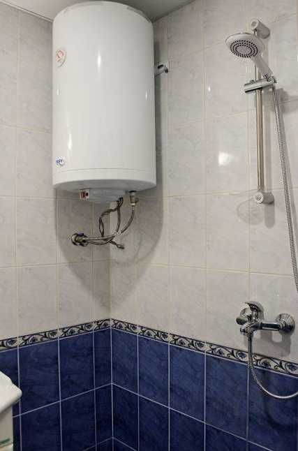 Дава се под наем Двустаен апартамент в Бургас, Възраждане - 80 кв.м за 200 € - Снимка #11