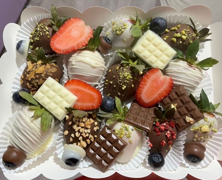 4900тг Клубника в шоколаде