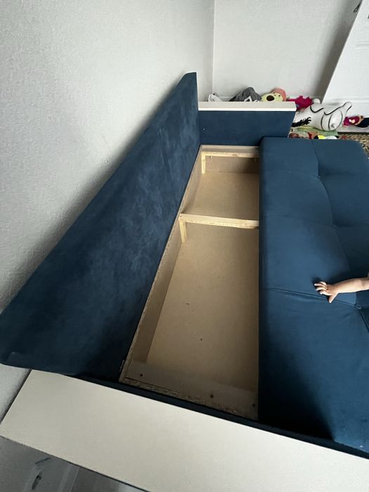 Продам диван срочно