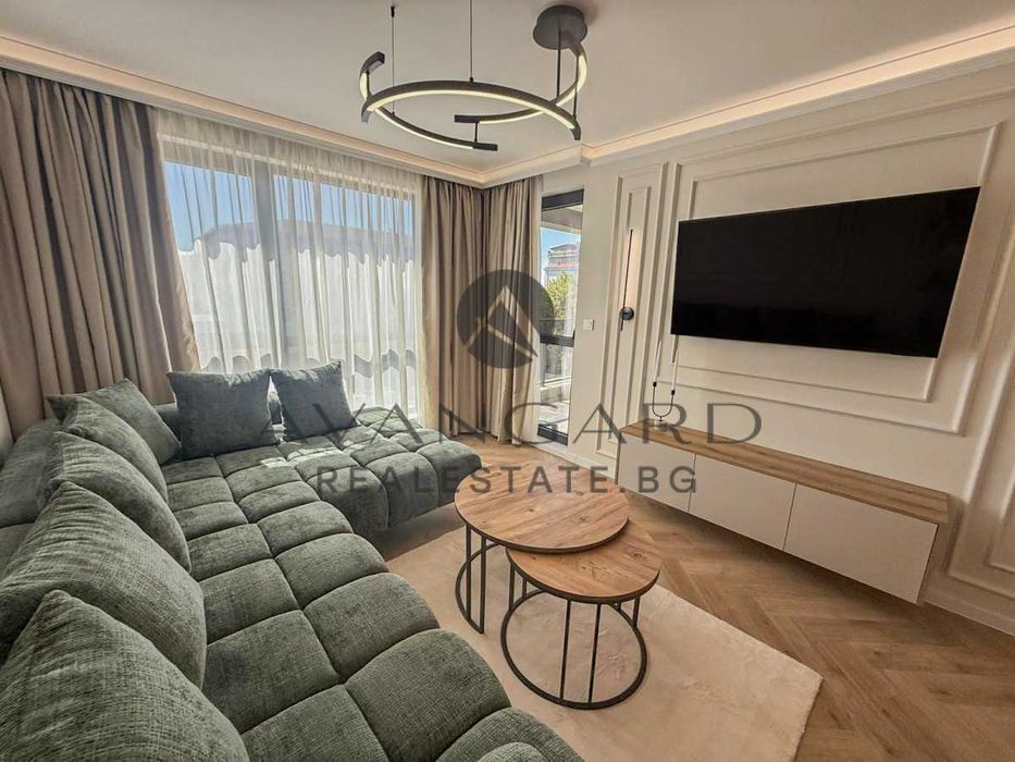 Продава се Тристаен апартамент в Пловдив, Център - 108 кв.м за 2186 €/кв.м - Снимка #1