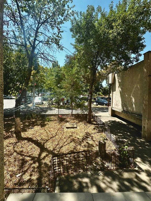 Apartament 2 camere, decomandat, Barlad, ultracentral, parter