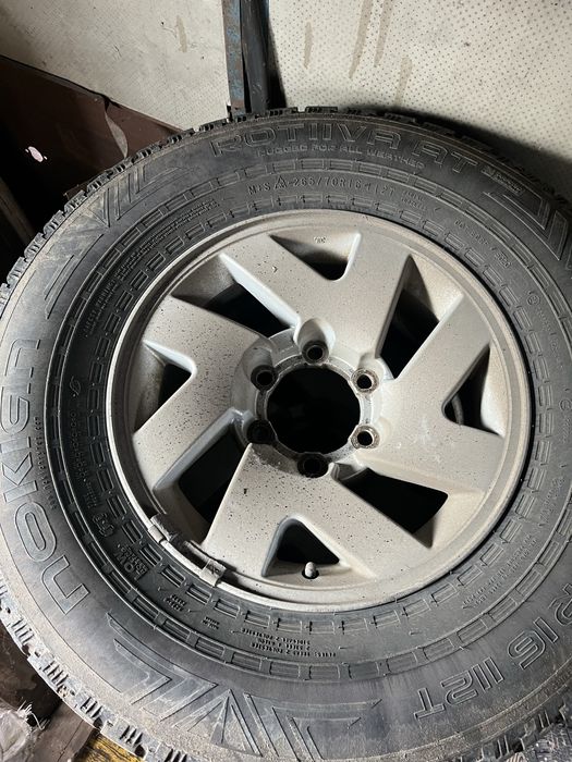 Диски шины R16 титанки 265/70/16.