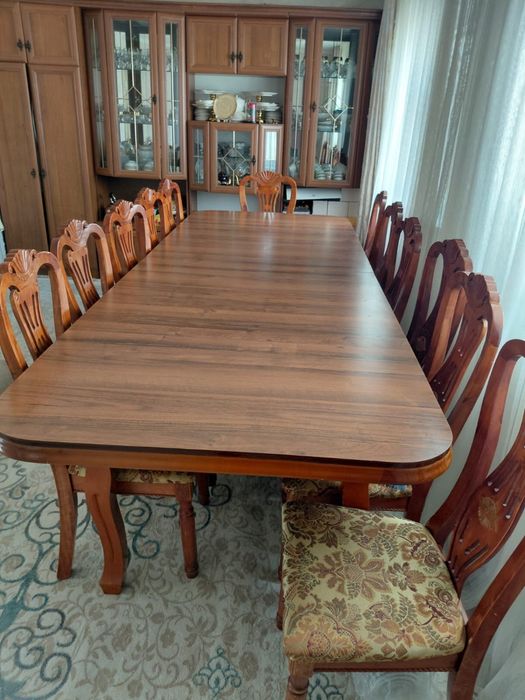 Продам стол с 12 стульями