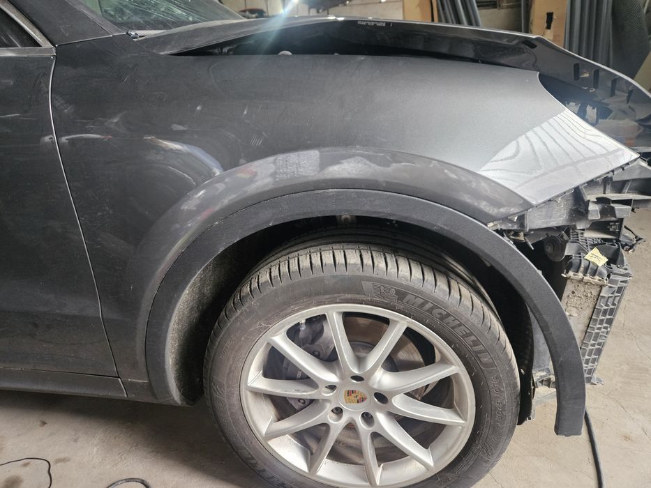 Десен калник за Porsche Cayenne 3