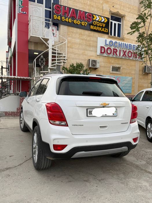 Tracker 1 premyer bir kishi mingan