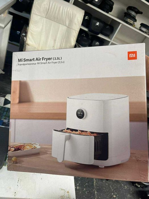 Продавам фритюрник с горещ въздух Mi Smart Air Fryer