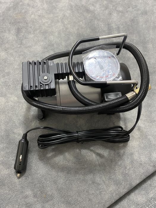 Маленький компрессор для прокачки шин