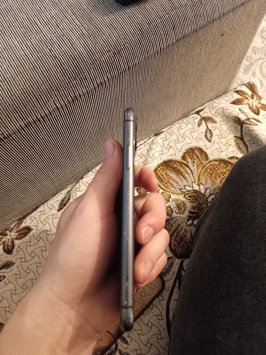 Продам Айфон 11 128гб