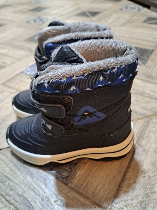 Детски   ботуши  ..