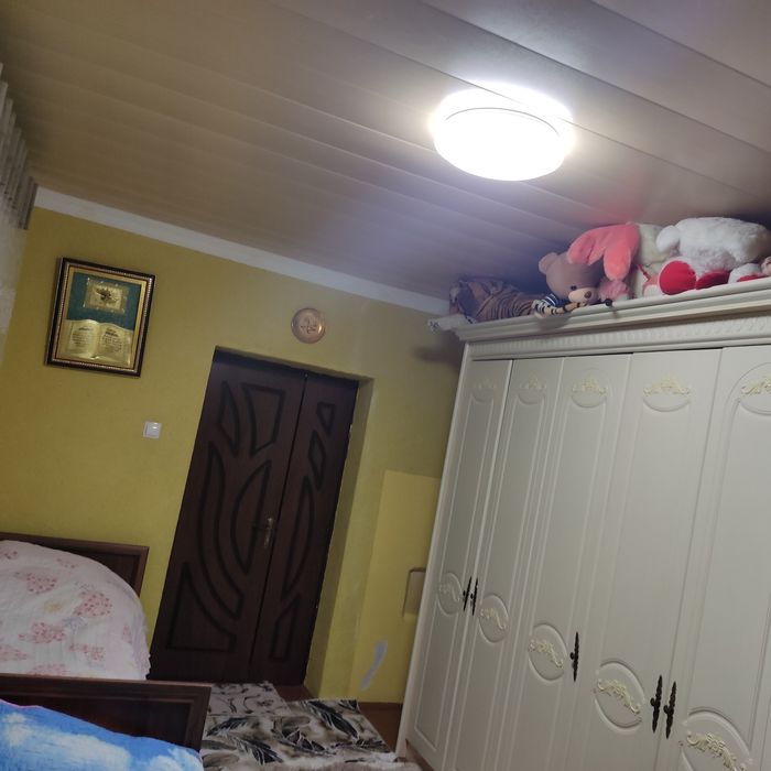 Уй эгасидан  квартирага ховли алмашаман доплата билан