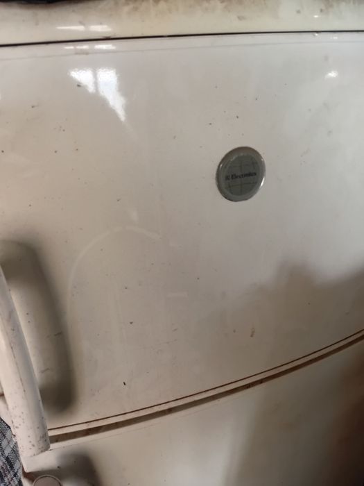 Отдам даром холодильники