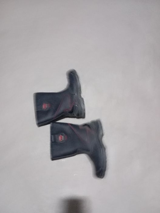 Продам спец.ботинки летние