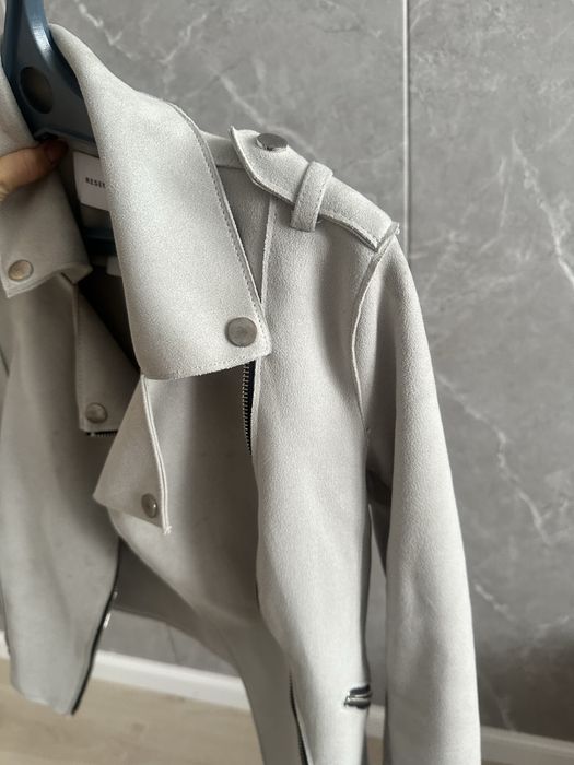 Легкая куртка из замши