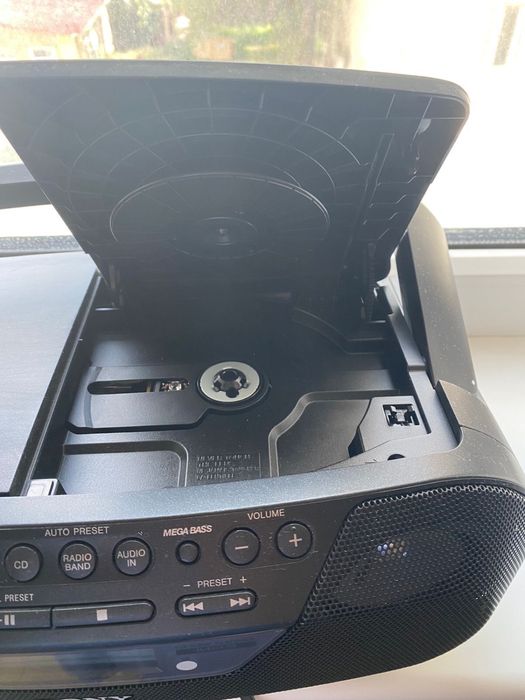 Магнитофон SONY.