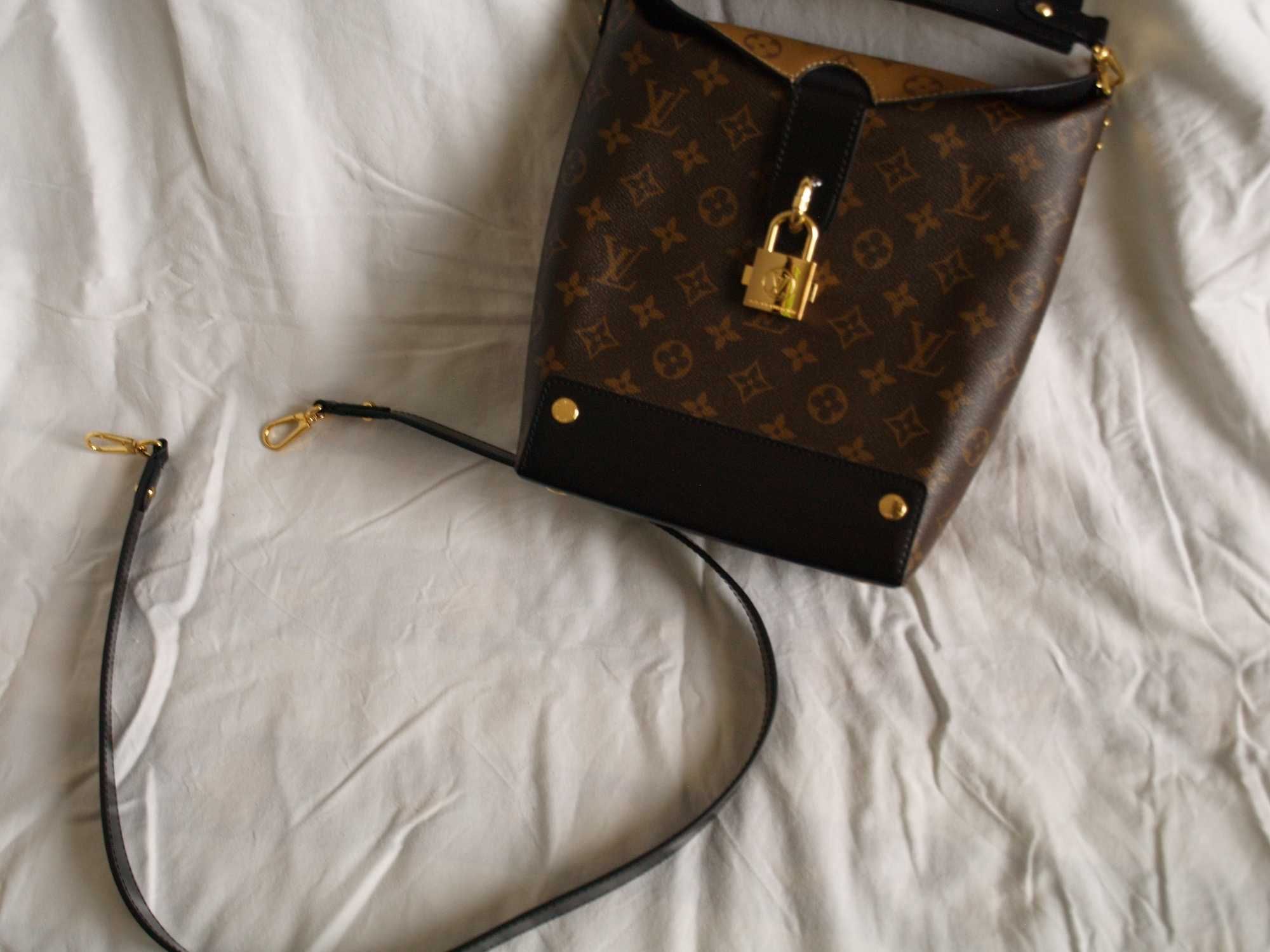 Louis Vuitton Reverse Monogram Canvas Small Bento Box Bag Louis