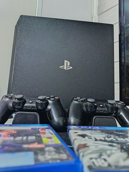 Продам пс 4 про, PlayStation 4 pro