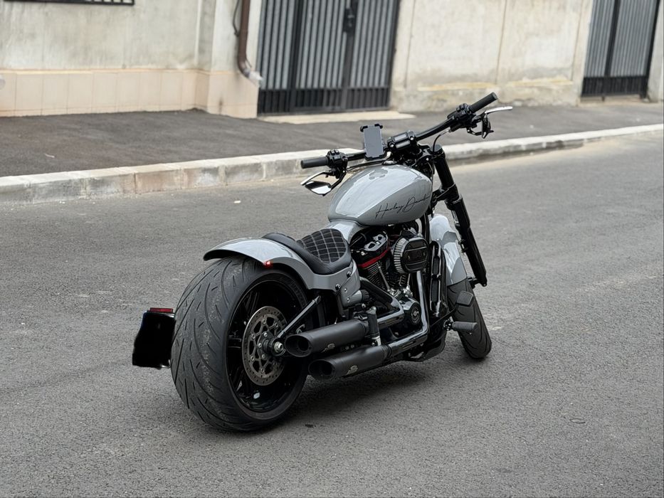 Harley-Davidson Breakout 114 – Conversie Ricks – Model german – Stare ca nouă