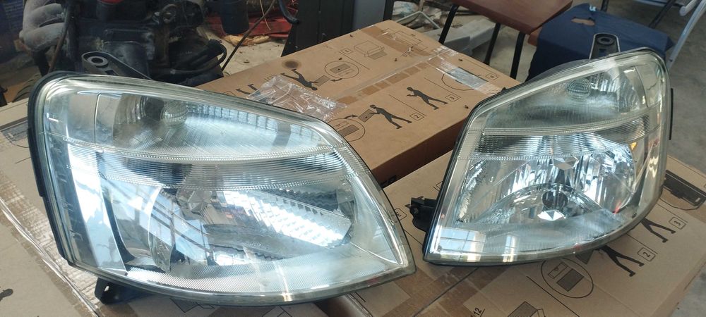 Фарове за Пежо, Ситроен ляв и десен 2003  използвани но са като нови