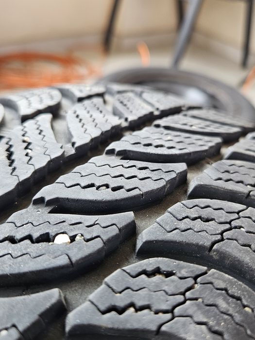 Jante de tablă Golf 4 15" cu anvelope de iarnă Debica 185/65/15