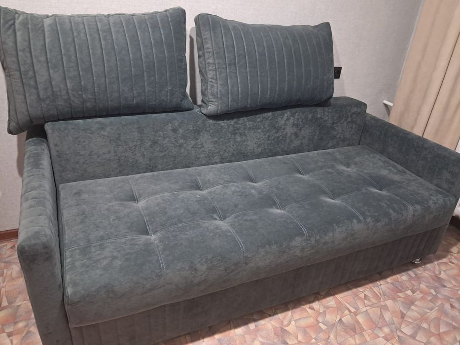 Продам почти новый диван