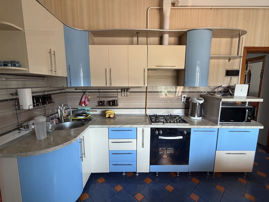 Кухонный гарнитур