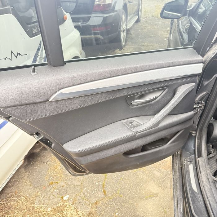 Продавам бмв ф10 520D на части