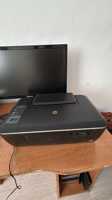 Настолный каппютер и принтер