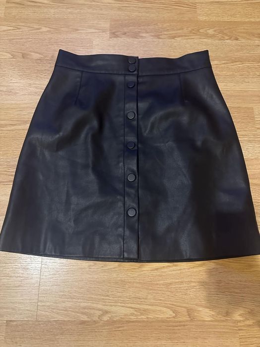 нова  дамска пола Н&М