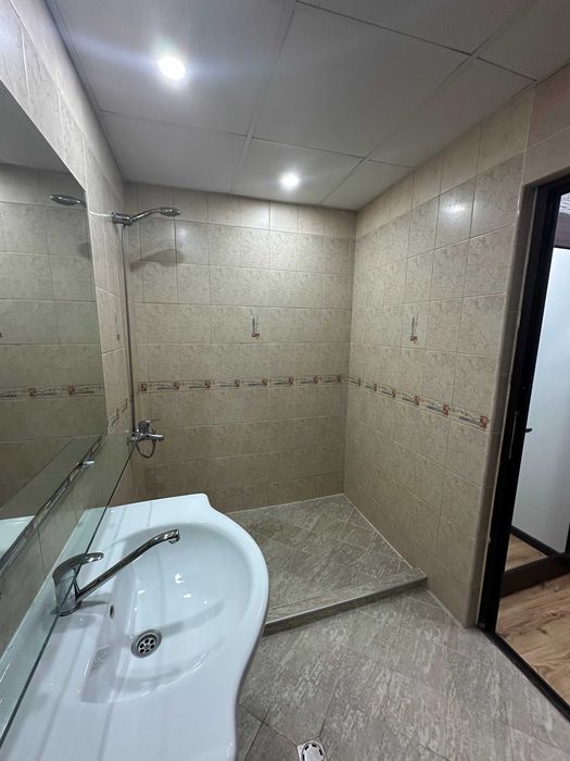 Дава се под наем Тристаен апартамент в София, Зона Б-18 - 80 кв.м за 612 € - Снимка #2