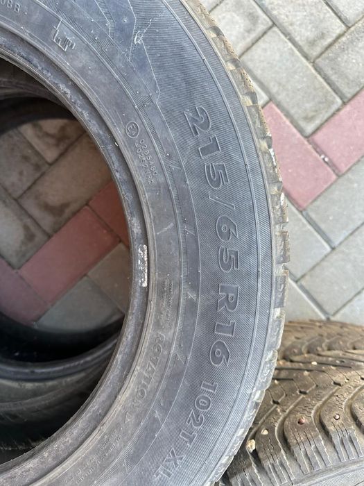Продам покрышки на машину
