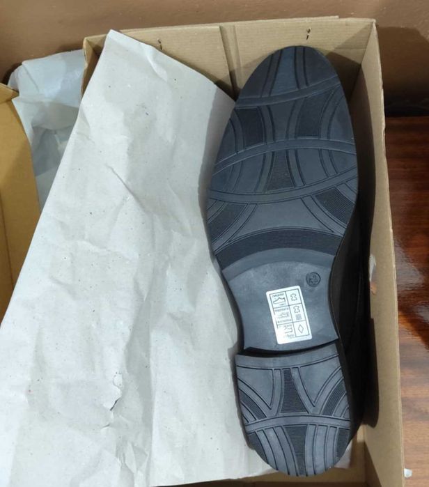 2 чифта нови мъжки черни обувки от естествена кожа №41 и 42