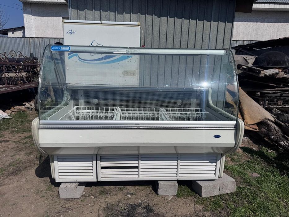 Витринный холодильник и морозильники