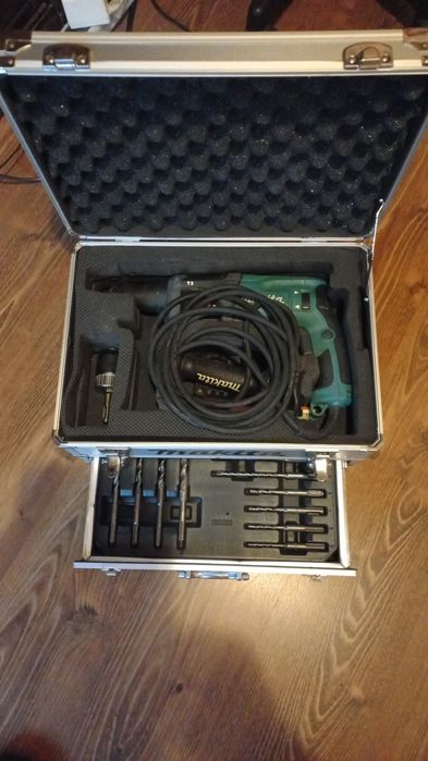 Vând scule profesionale noi