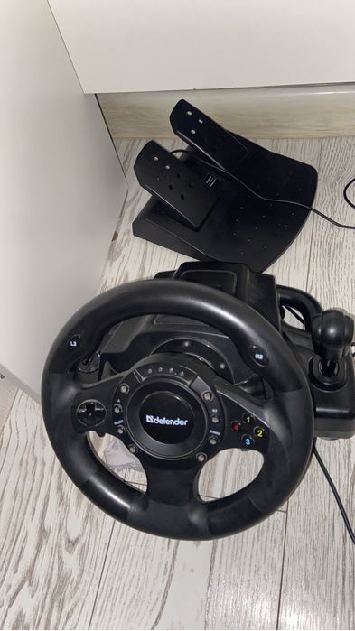 Продкется Руль с педалями от Defender