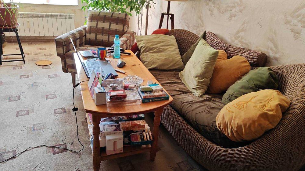 Мебели за хол и градина в отлично състояние