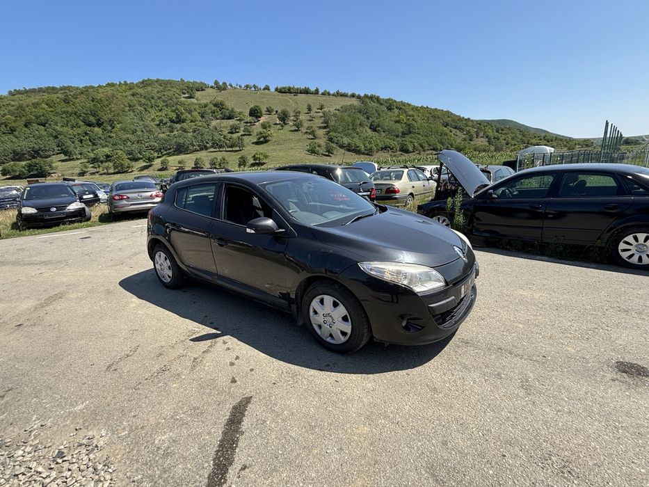Dezmembrez Renault Megane 1.5 dci 3 III 2009 euro 4 cod motor K9K