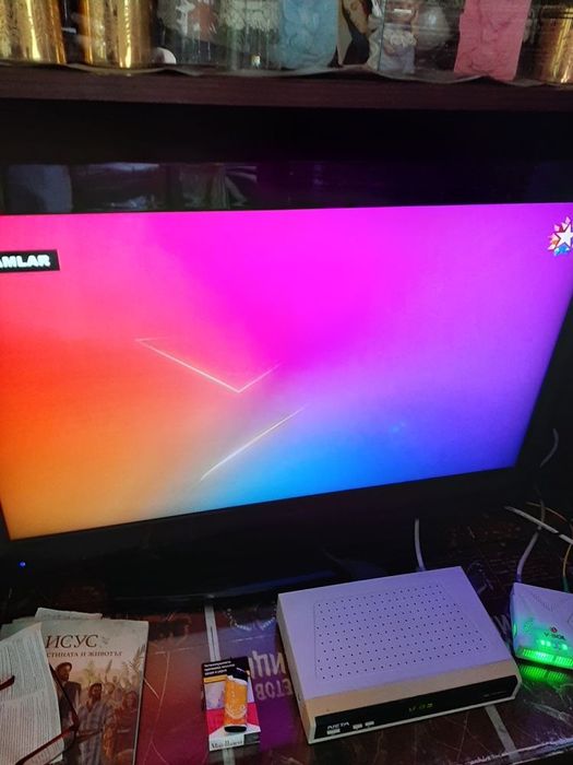 Телевизор Hitachi 32 инча