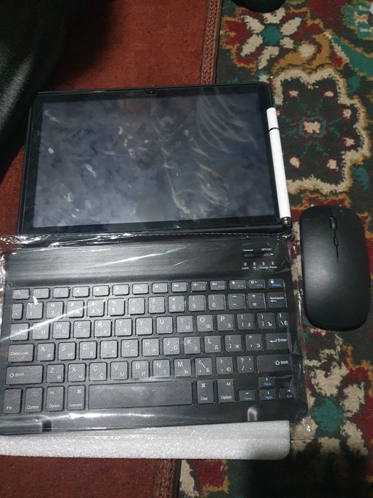 Планшет сотилади