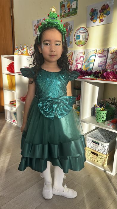 Продаю Елка платье 1 шт