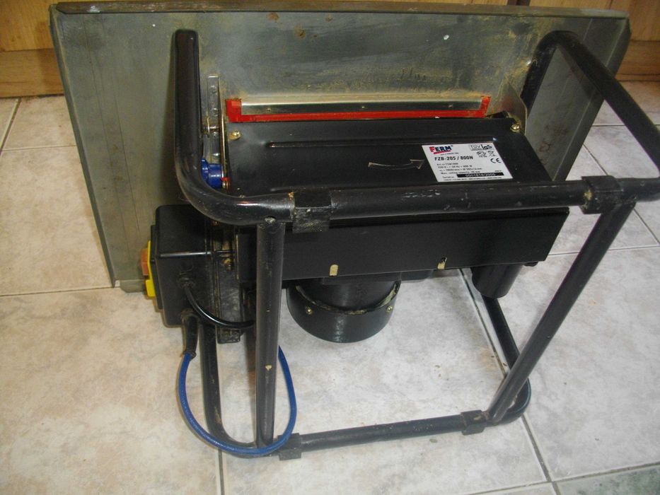 800 Вата Холандски Настолен Циркуляр Наклон На Диска ф205мм FERM FZB