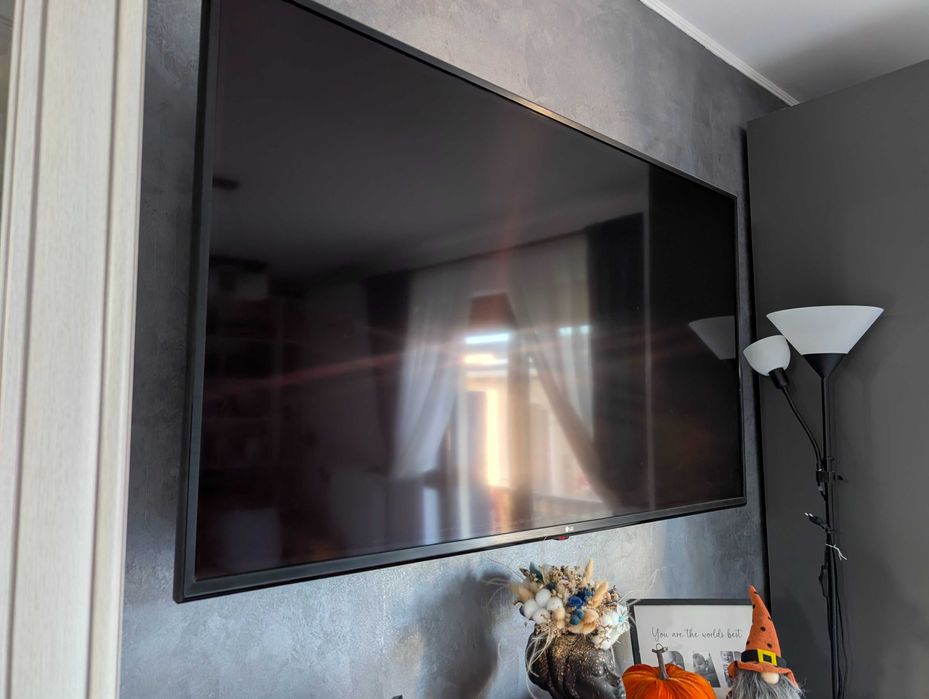 Vând televizor LG Smart TV LED, 139 cm (55”), 4K Ultra HD,